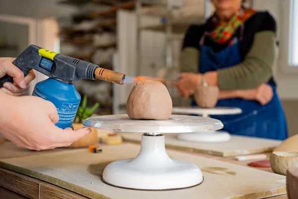 Réalisez votre bol en terre craquelée avec Emmanuelle - Image n°4 - Wecandoo