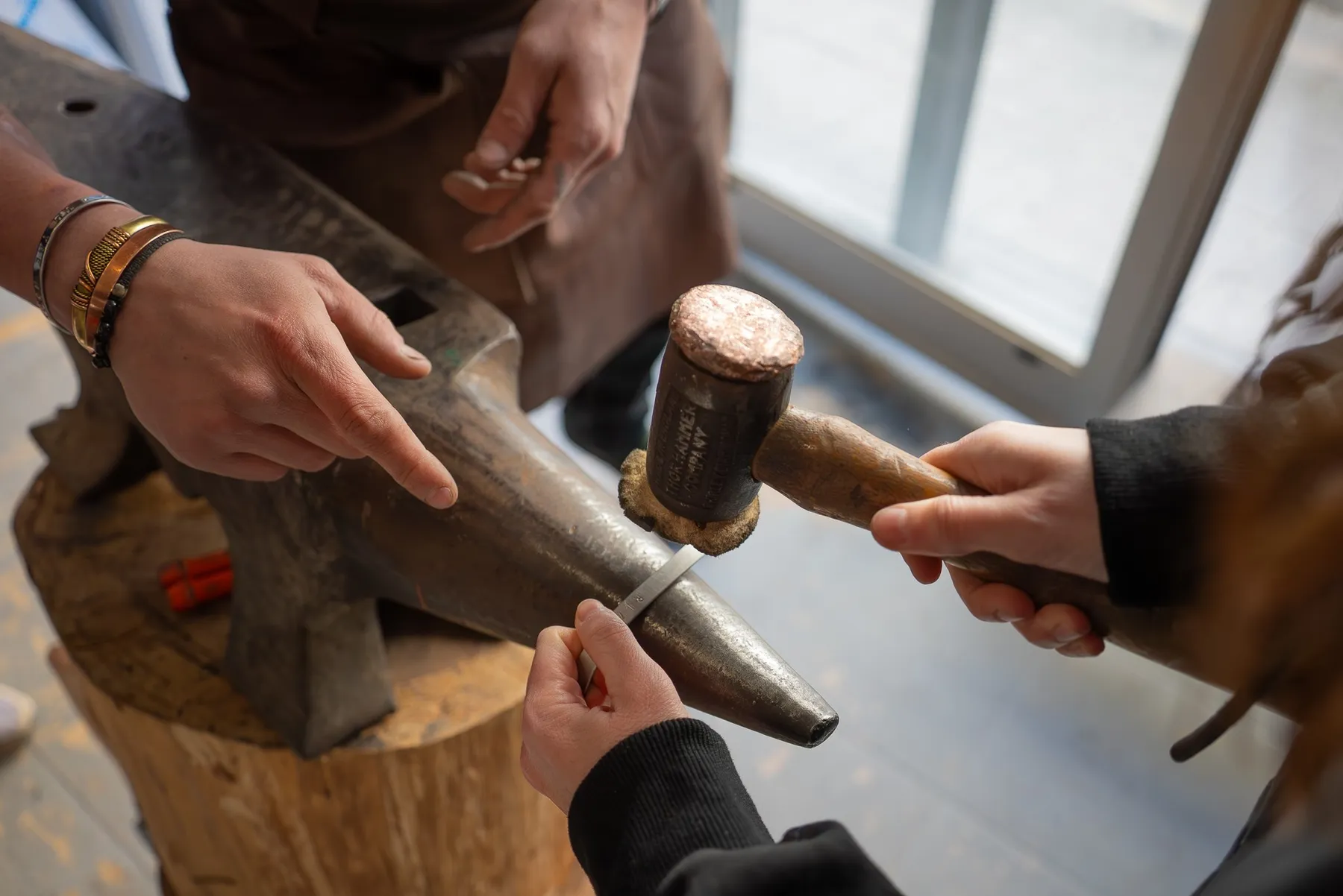 Fabriquez votre bracelet gravé en inox avec Florian - Image n°3 - Wecandoo