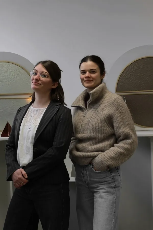 Initiez-vous au décor sur verre à froid avec Carla et Natacha - Image n°3 - Wecandoo