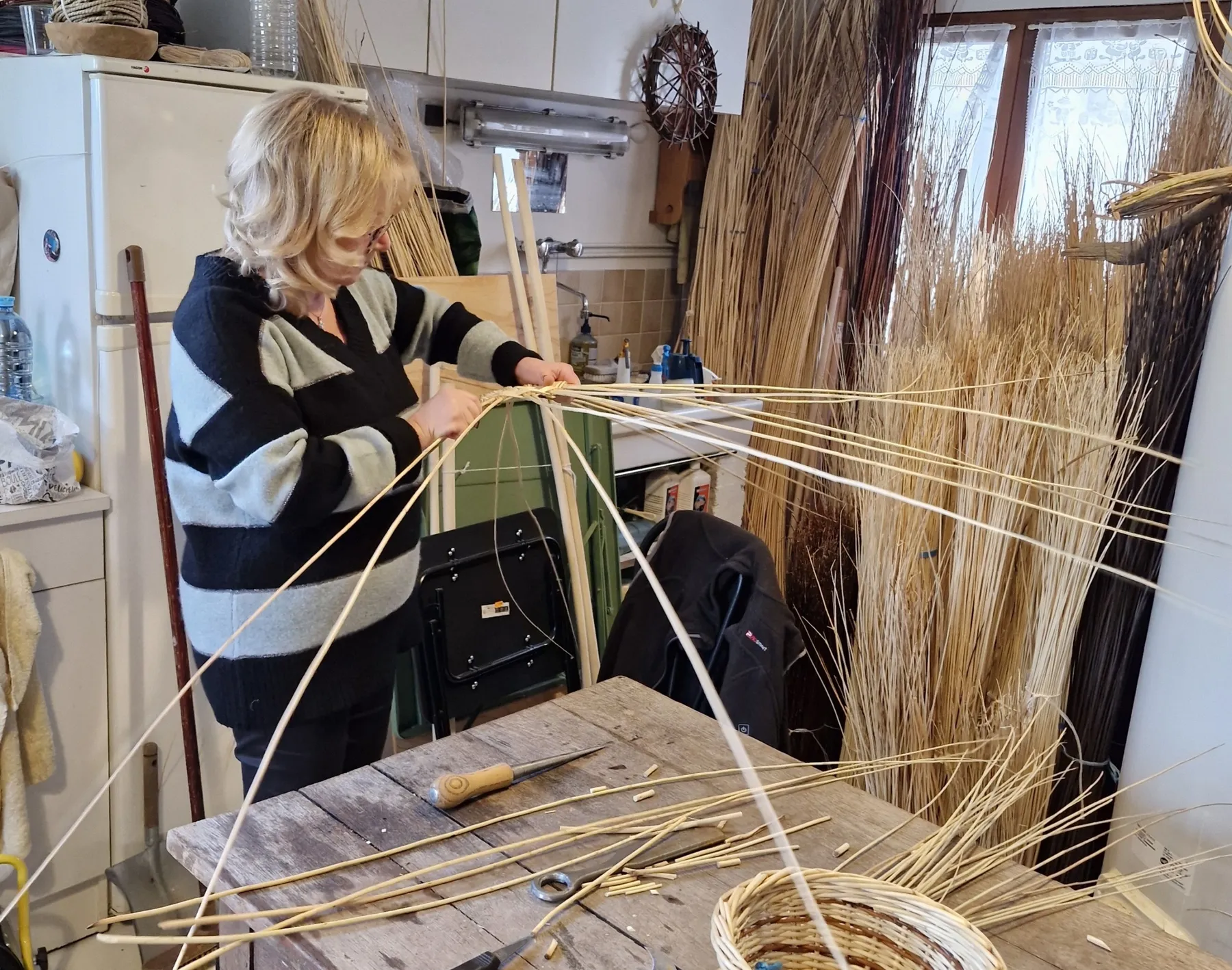 Créez votre corbeille en osier sur une journée avec Véronique - Image n°3 - Wecandoo