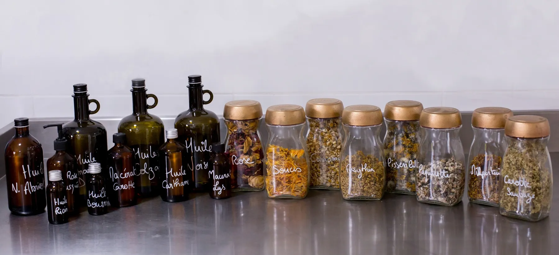 Fabriquez votre rouge à lèvres et votre fond de teint avec Ophélie - Image n°3 - Wecandoo