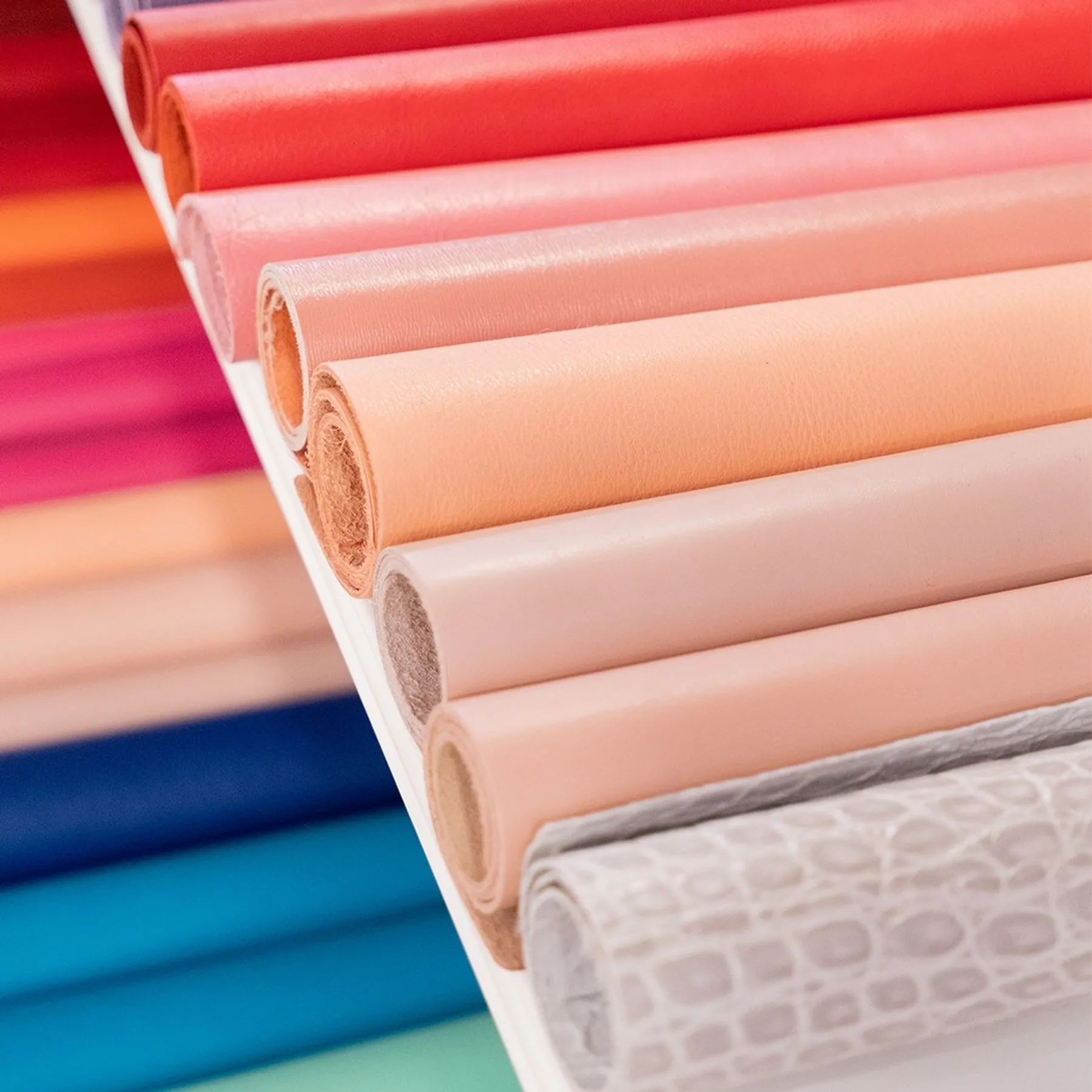 Réalisez votre sac seau en cuir avec Julie et son équipe - Image n°3 - Wecandoo