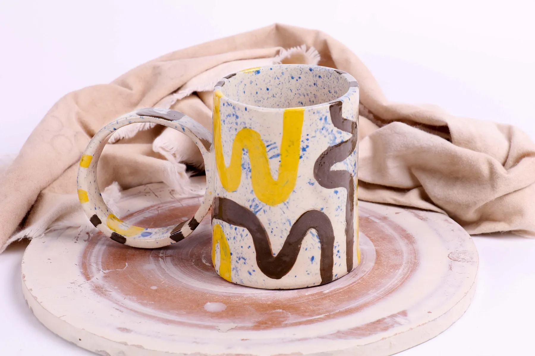 Initiez-vous au modelage de l'argile et décor à l'engobe avec François - Image n°2 - Wecandoo