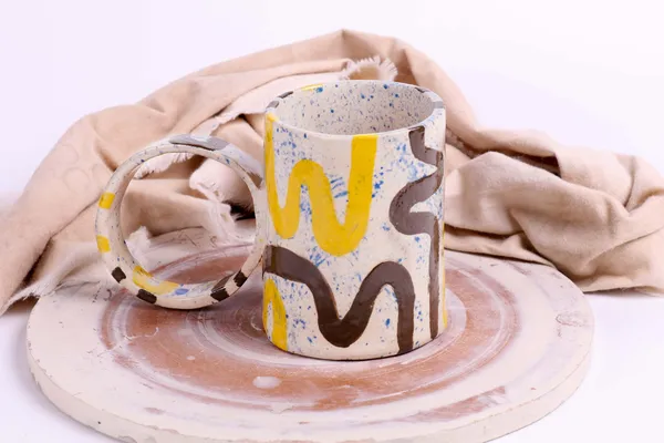 Initiez-vous au modelage de l'argile et décor à l'engobe avec François - Image n°2 - Wecandoo