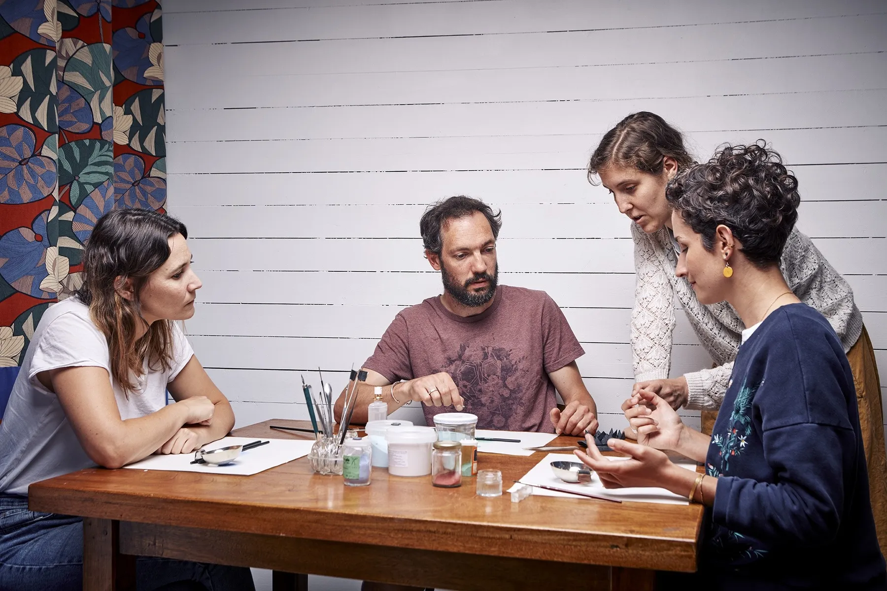 Créez vos boucles d'oreilles en émail sur cuivre avec Clarisse - Image n°1 - Wecandoo