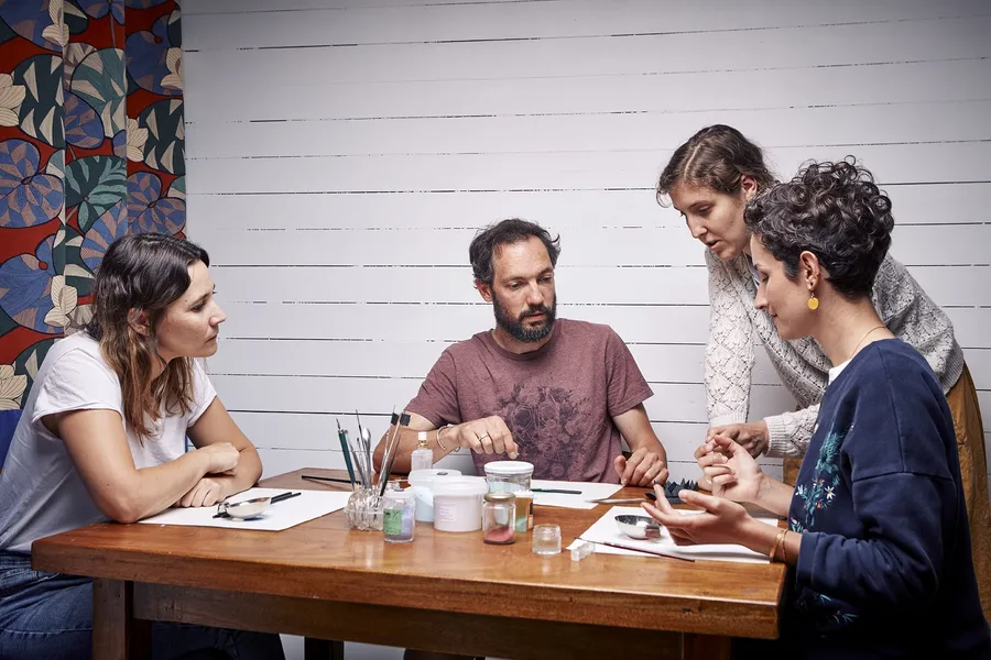 Créez vos boucles d'oreilles en émail sur cuivre avec Clarisse - Image n°1 - Wecandoo