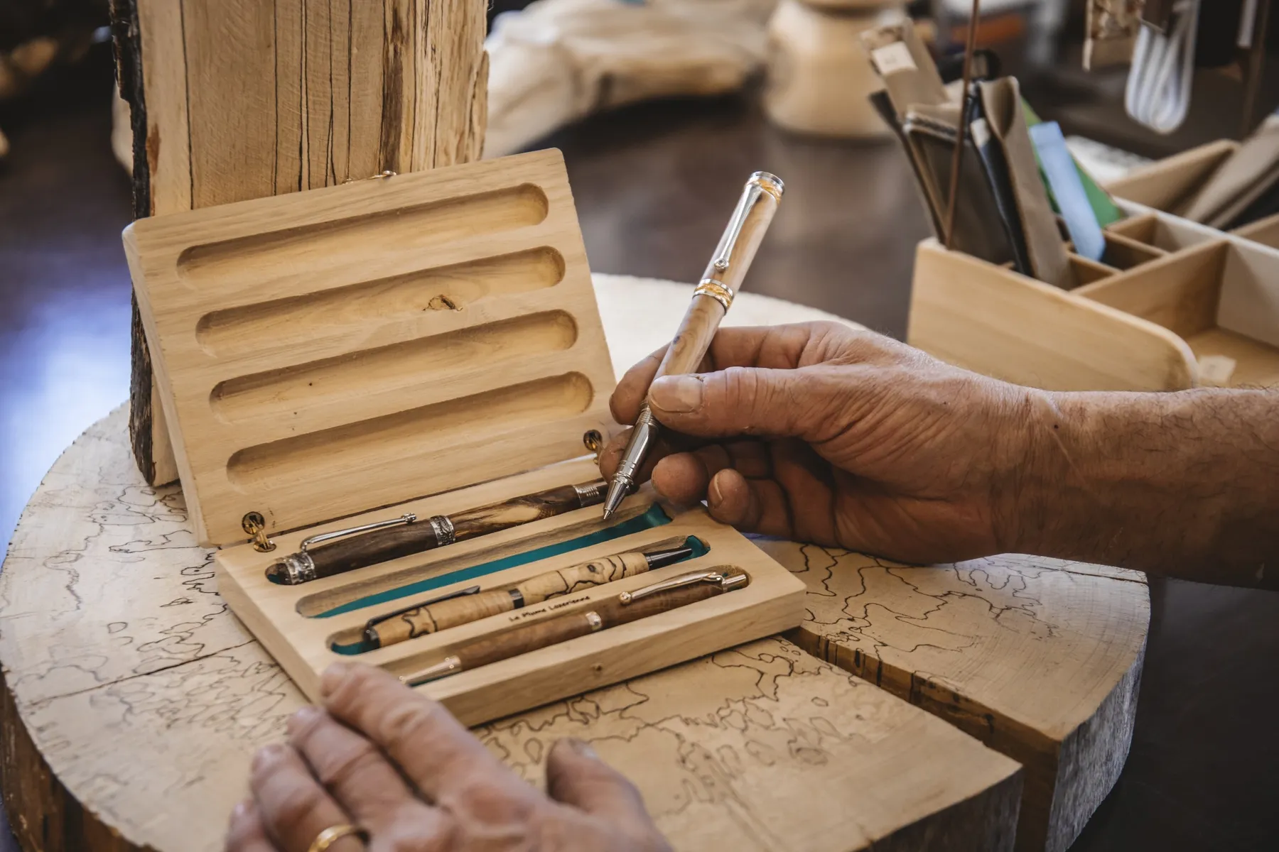Initiez-vous au tour à bois sur une journée avec Michel - Image n°3 - Wecandoo