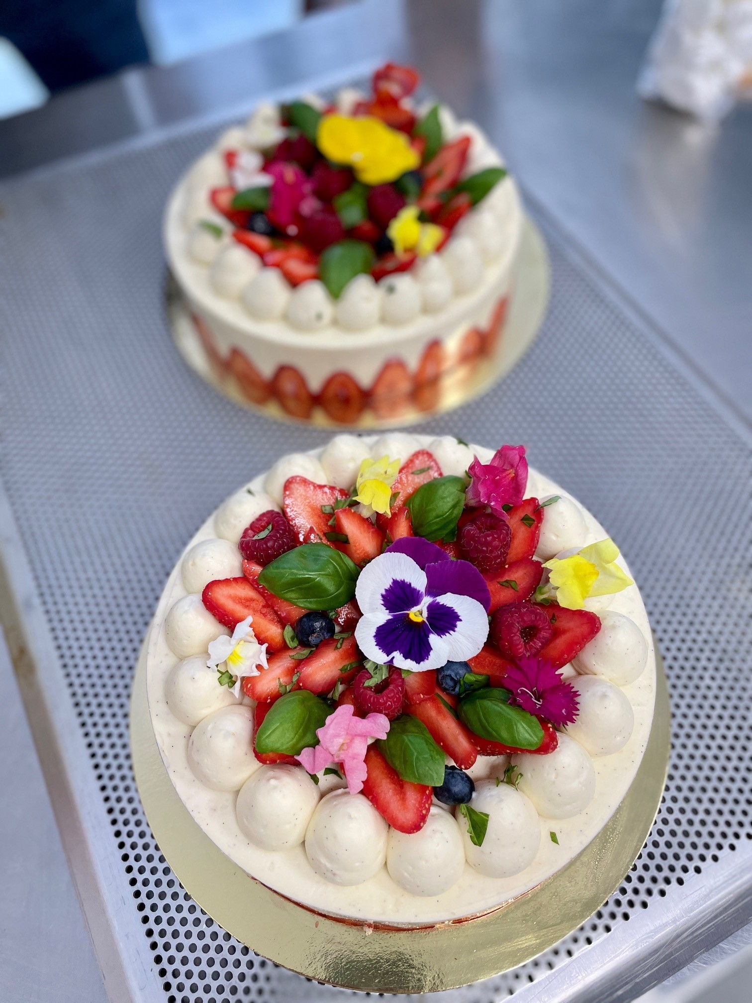 Wecandoo - Réalisez votre entremets de saison : le fraisier, le framboisier ou le mangue-coco-passion (selon la saison) - Image n°9