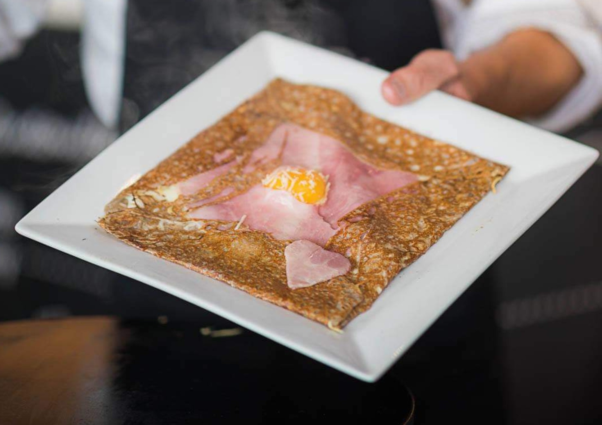 Apprenez à tourner vos galettes bretonnes