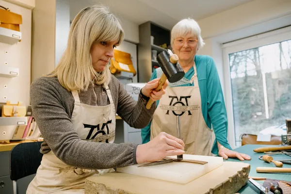 Créez votre ceinture en cuir pleine fleur au point sellier - Image n°5 - Wecandoo
