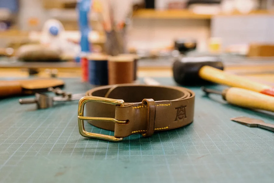 Créez votre ceinture en cuir pleine fleur au point sellier - Image n°1 - Wecandoo