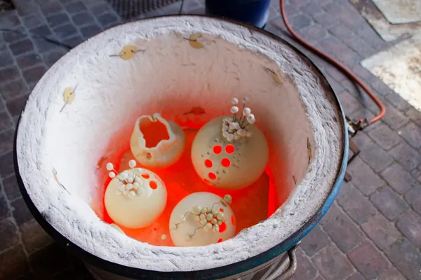 Émaillez vos pièces et découvrez l’art du raku avec Nathalie - Image n°4 - Wecandoo