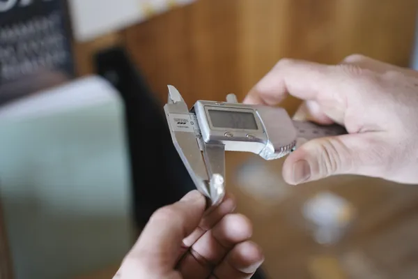 Confectionnez votre paire de boucles d'oreilles en argent ou laiton avec Fanette - Image n°4 - Wecandoo