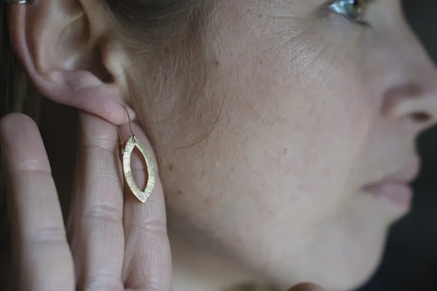 Confectionnez votre paire de boucles d'oreilles en argent ou laiton avec Fanette - Image n°1 - Wecandoo