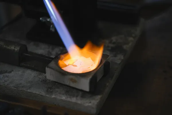 Fabriquez votre bague texturisée en argent ou finition goldfield avec Fanette - Image n°4 - Wecandoo