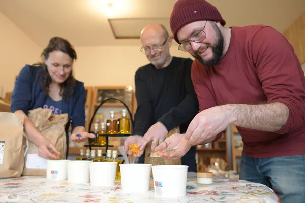 Réalisez votre savon à l'aloe vera dans une ferme avec Laurie - Image n°3 - Wecandoo