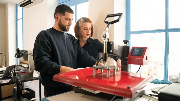 Réalisez votre étui à boules de pétanque en cuir avec Alice - Image n°4 - Wecandoo