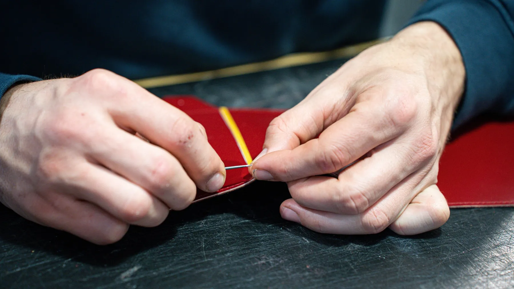 Fabriquez votre porte-cartes en cuir avec Alice - Image n°4 - Wecandoo