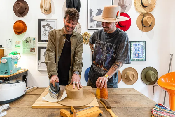 Fabriquez votre chapeau en feutre de laine mérinos sur une journée avec Louis - Image n°1 - Wecandoo