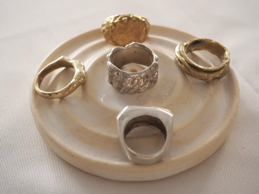 Découvrez la cire perdue et créez votre bague unique avec Margaux - Image n°1 - Wecandoo