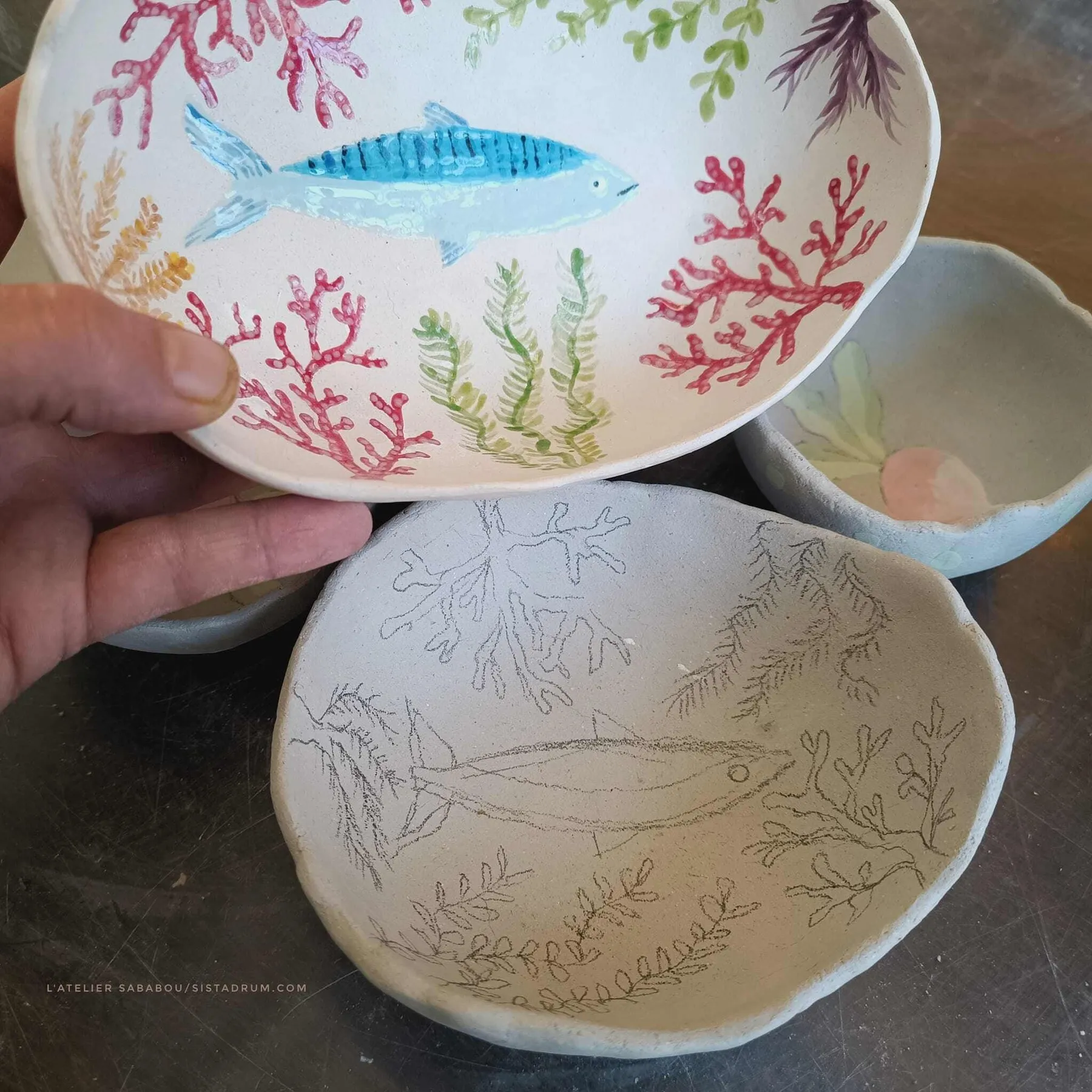 Découvrez le modelage et le décor sur céramique avec Cendrine - Image n°1 - Wecandoo