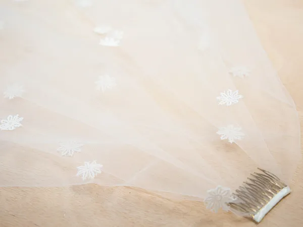 Réalisez et personnalisez votre voile de mariée avec Delphine - Image n°4 - Wecandoo