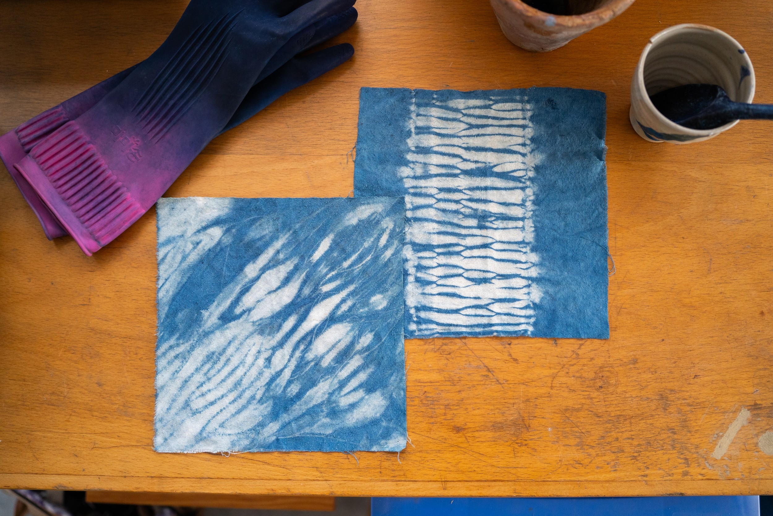 Découvrez la teinture indigo et le pliage shibori