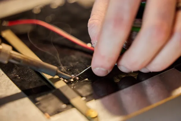 Fabriquez votre lampe connectée unique avec Valentine - Image n°4 - Wecandoo