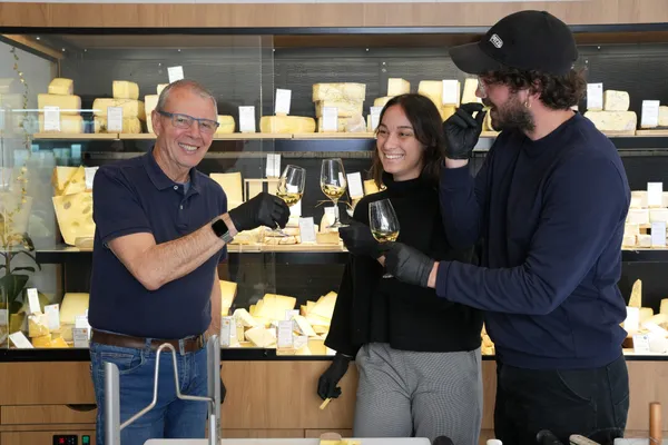 Rassemblez votre équipe et réalisez vos plateaux de fromages avec Laura - Image n°4 - Wecandoo