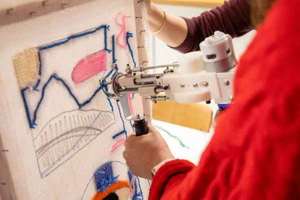 Initiez-vous au tufting avec Anaëlle - Image n°2 - Wecandoo