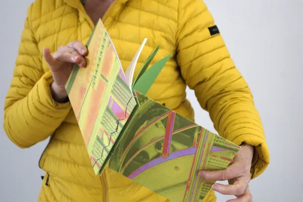 Découvrez l'art de la reliure japonaise sur une journée avec Pascale - Image n°5 - Wecandoo