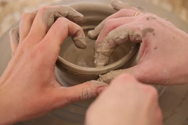 Initiez-vous au modelage et au tournage sur une journée avec Léa - Image n°4 - Wecandoo