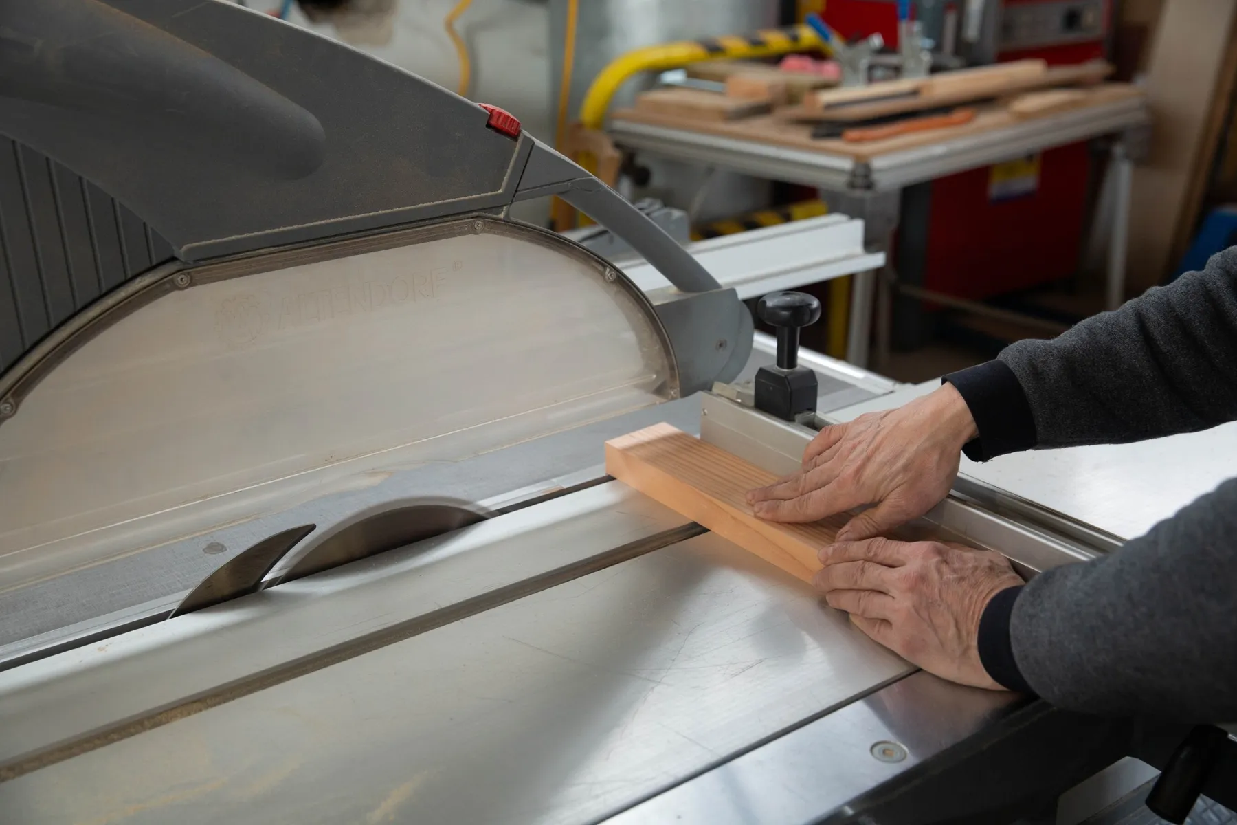 Fabriquez votre sublime plateau en bois sur une journée - Image n°3 - Wecandoo