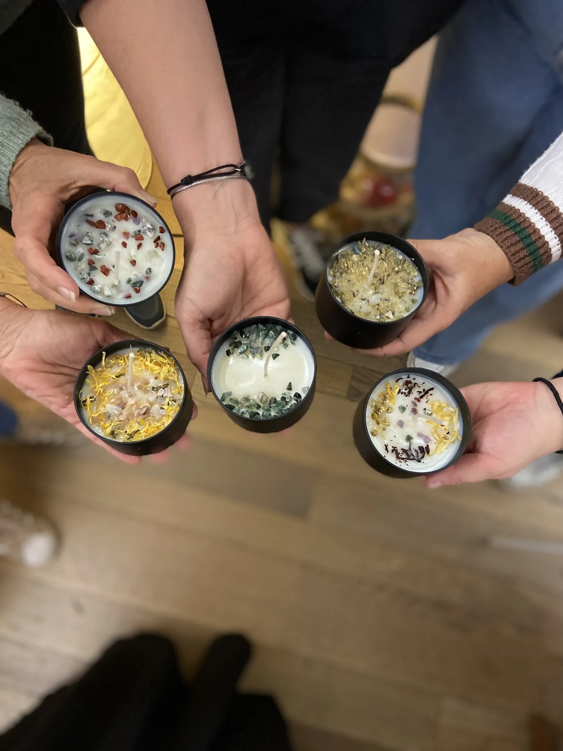 Créez vos bougies végétales parfumées avec Marie-Cécile - Image n°2 - Wecandoo