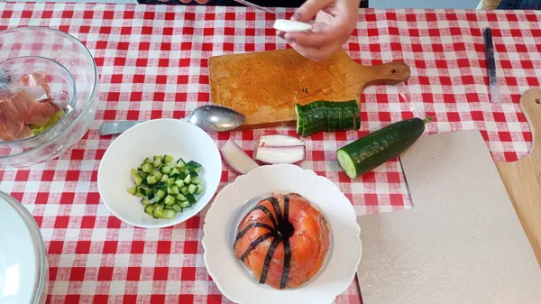 Revisitez le kouglopf en version salée et sucrée en groupe avec Sonia - Image n°3 - Wecandoo