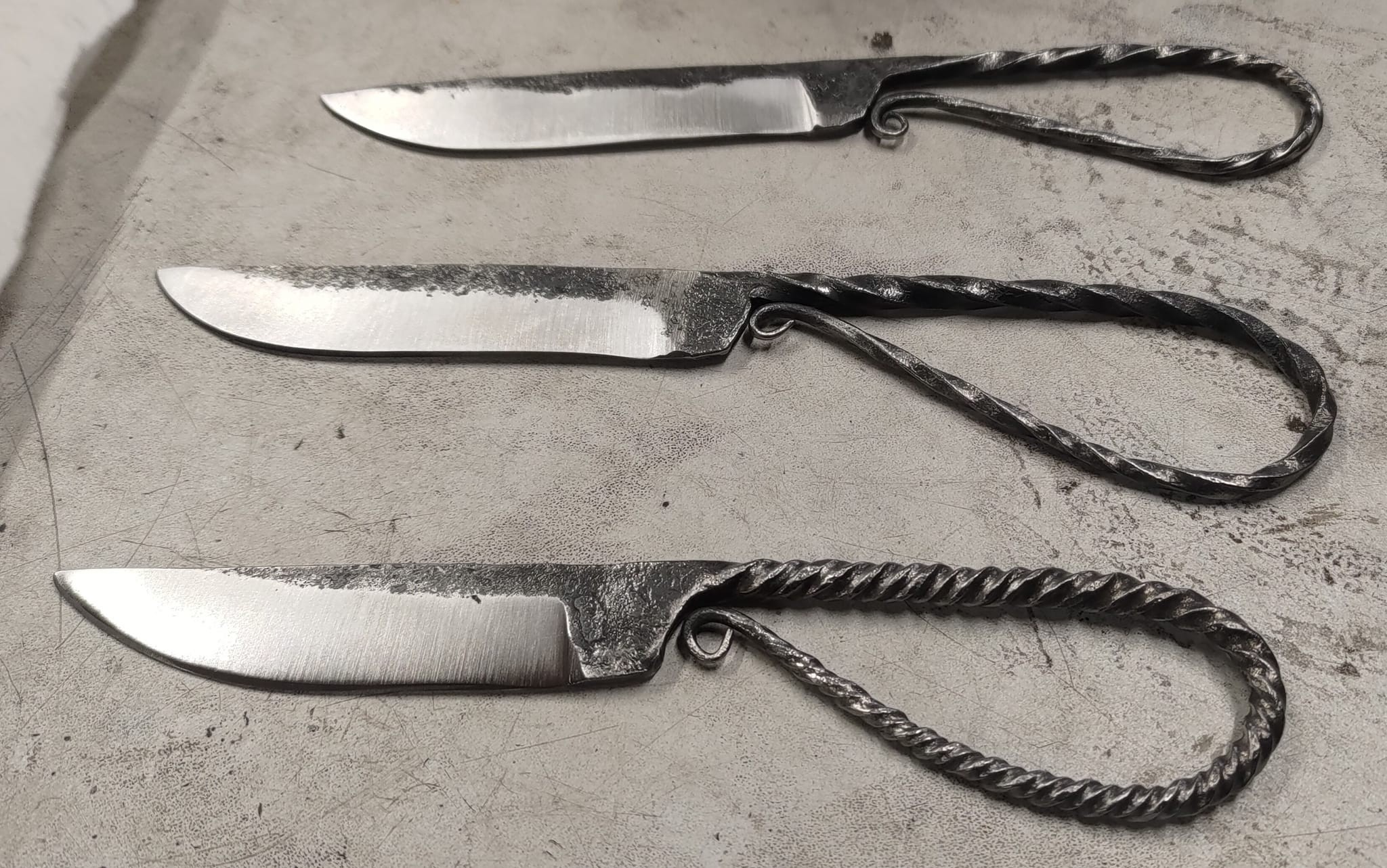 Forgez votre couteau sur une journée