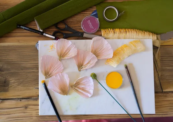 Confectionnez vos fleurs en papier avec Lisa et Julia - Image n°4 - Wecandoo