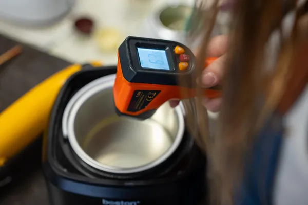 Réalisez vos bougies 100% personnalisées avec Géraldine - Afbeelding nr. 2 - Wecandoo