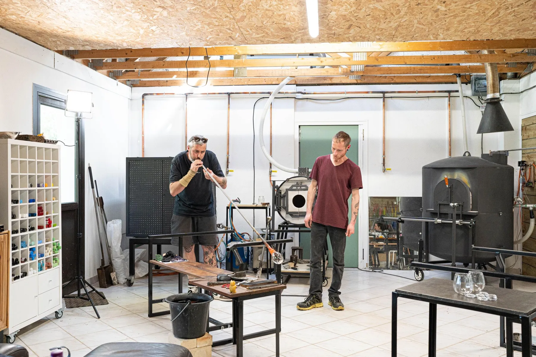 Initiez-vous au soufflage de verre avec Léonie et Erwann - Image n°4 - Wecandoo