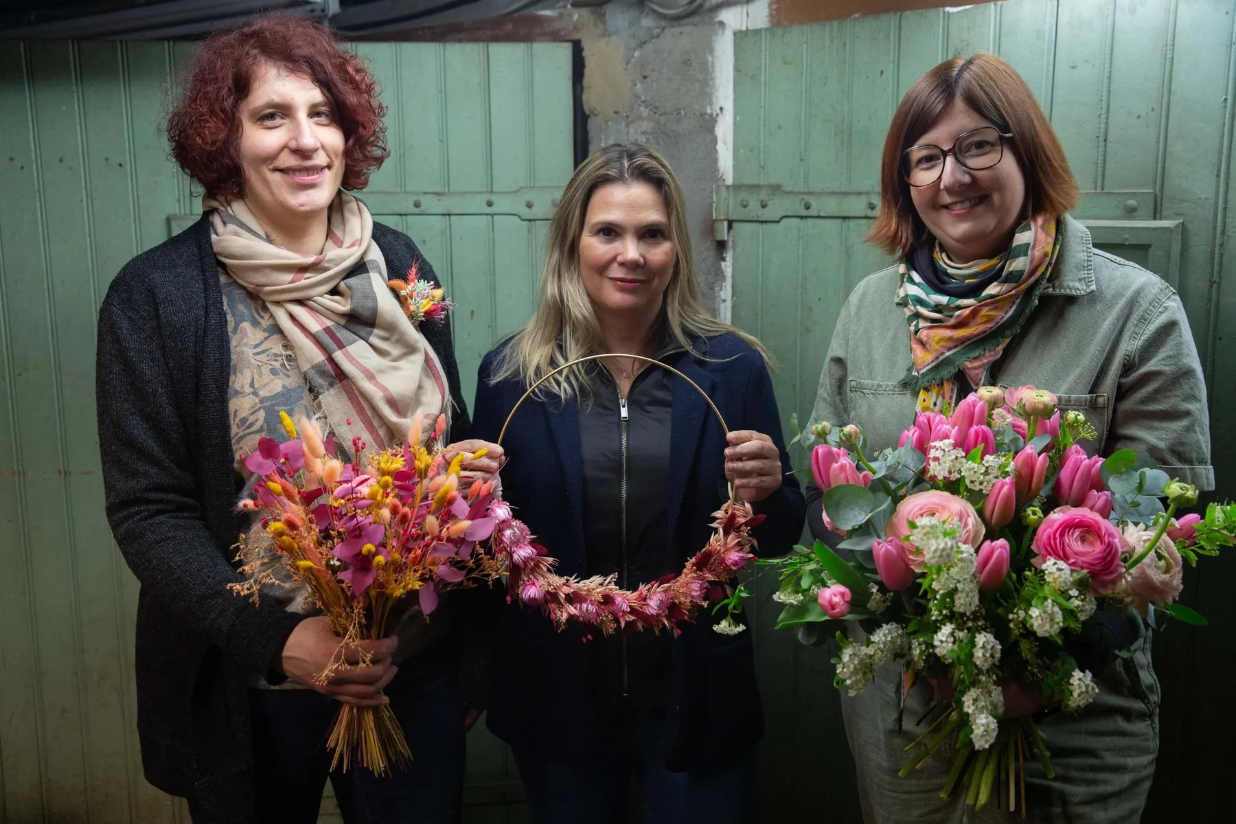 Réalisez votre couronne en fleurs et feuillages de saison avec Mélanie - Afbeelding nr. 3 - Wecandoo