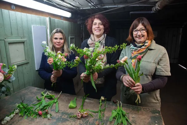 Réalisez votre bouquet de saison avec Mélanie - Image n°3 - Wecandoo