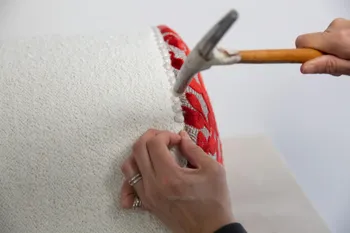 Tapissez votre pouf