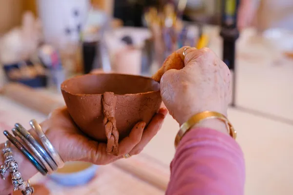 Découvrez la céramique avec Hanna et Alice - Image n°5 - Wecandoo