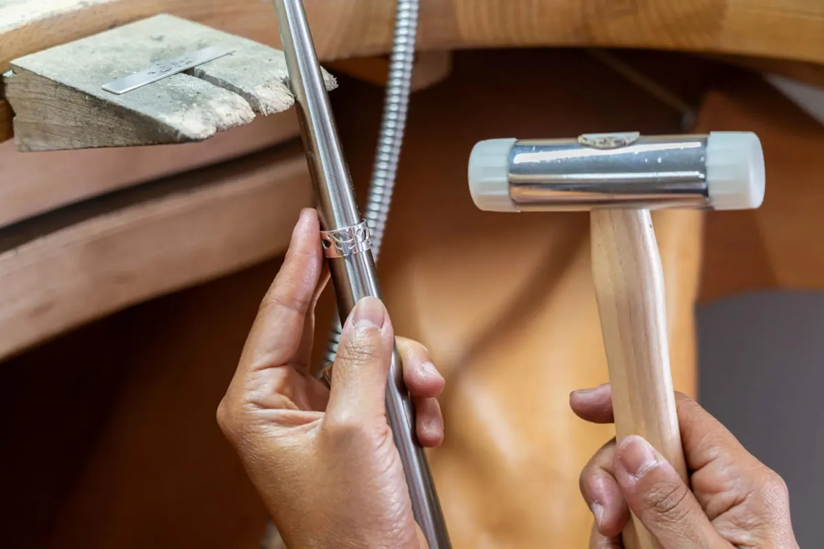 Fabriquez votre bague repercée en argent