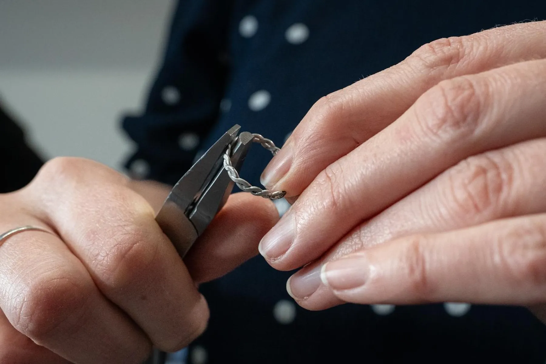 Réalisez votre bague en argent avec Marie - Image n°4 - Wecandoo