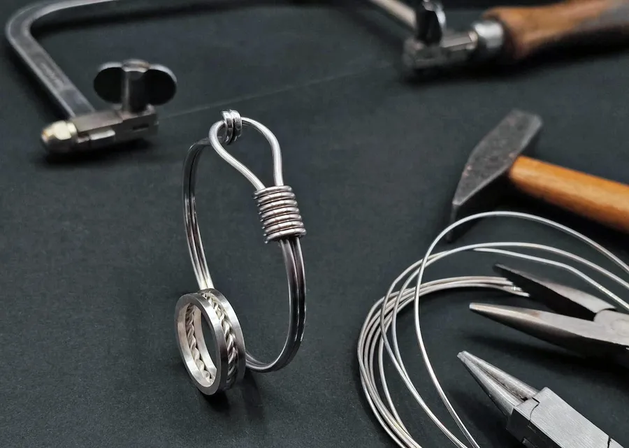 Fabriquez votre bague ou bracelet en argent pour homme avec Océane - Image n°1 - Wecandoo