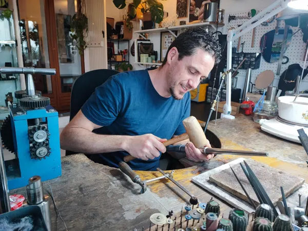 Fabriquez votre bague ou bracelet en argent pour homme avec Océane - Image n°3 - Wecandoo