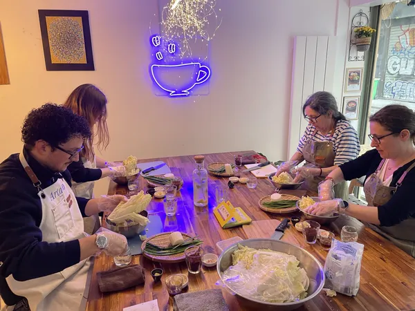 Préparez votre kimchi et dégustez des plats à base de kimchi avec Su hyun - Afbeelding nr. 5 - Wecandoo