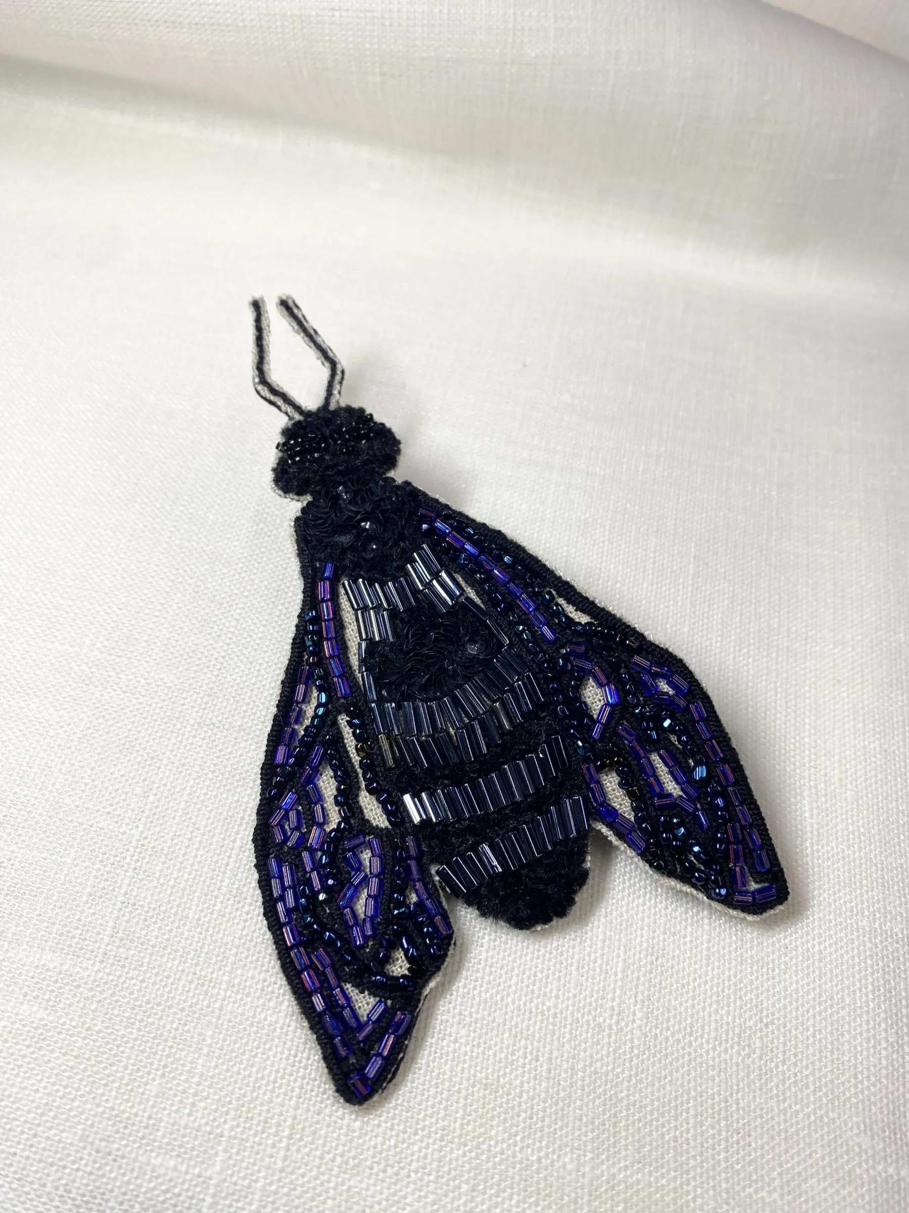 Apprenez la technique de broderie perlée (au crochet de Lunéville) et créez l’objet de votre choix - Image n°3 - Wecandoo