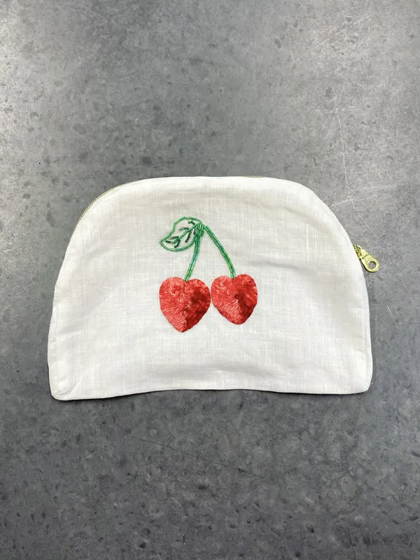 Apprenez la technique de broderie perlée (au crochet de Lunéville) et créez l’objet de votre choix - Afbeelding nr. 1 - Wecandoo